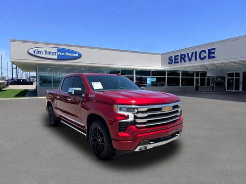 Used 2025 Chevrolet Silverado 1500 High Country w/ High Country Premium Package AWD/4WD image 2