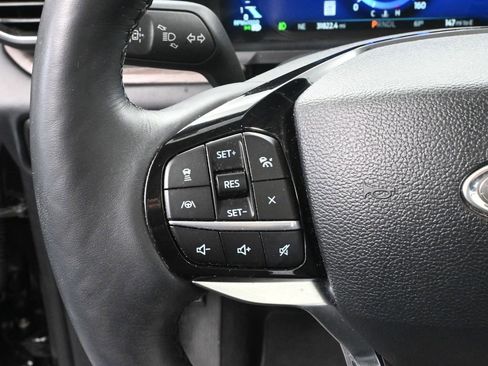 Used 2023 Ford Explorer Platinum w/ Technology Package AWD/4WD image 29