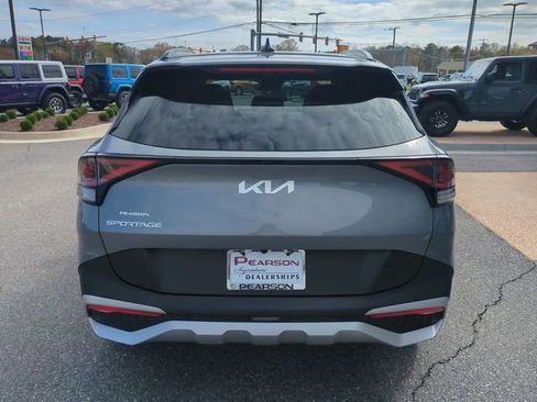 Used 2025 Kia Sportage EX w/ Premium Package image 5