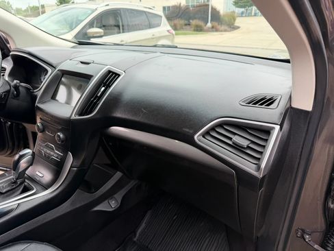 Used 2017 Ford Edge SEL w/ Equipment Group 201A AWD/4WD image 19
