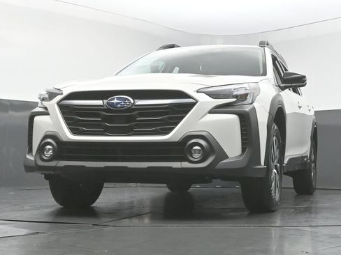 Used 2025 Subaru Outback Premium AWD/4WD image 50