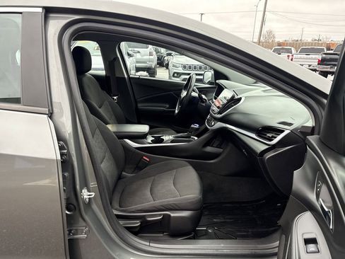Used 2017 Chevrolet Volt LT w/ Comfort Package image 27