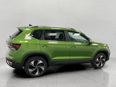 New 2025 Volkswagen Taos SE image 2