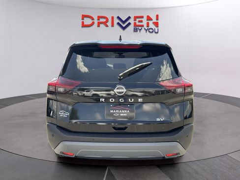 Used 2023 Nissan Rogue SV image 4