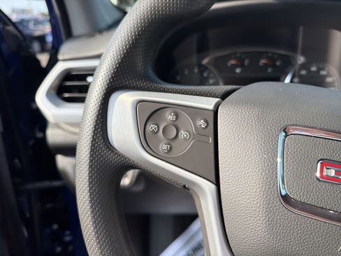 Certified 2023 GMC Acadia SLE image 15