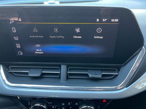 Used 2025 Chevrolet Trax LT image 18