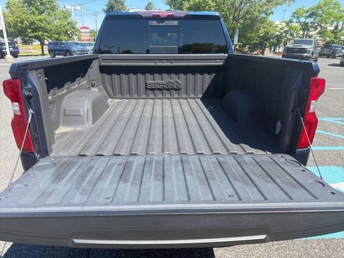 Used 2023 Chevrolet Silverado 1500 High Country w/ Technology Package AWD/4WD image 8