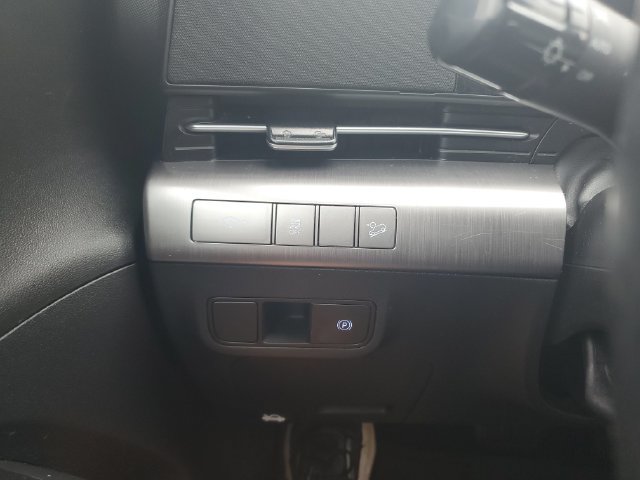 Certified 2025 Hyundai Kona SEL AWD/4WD image 22