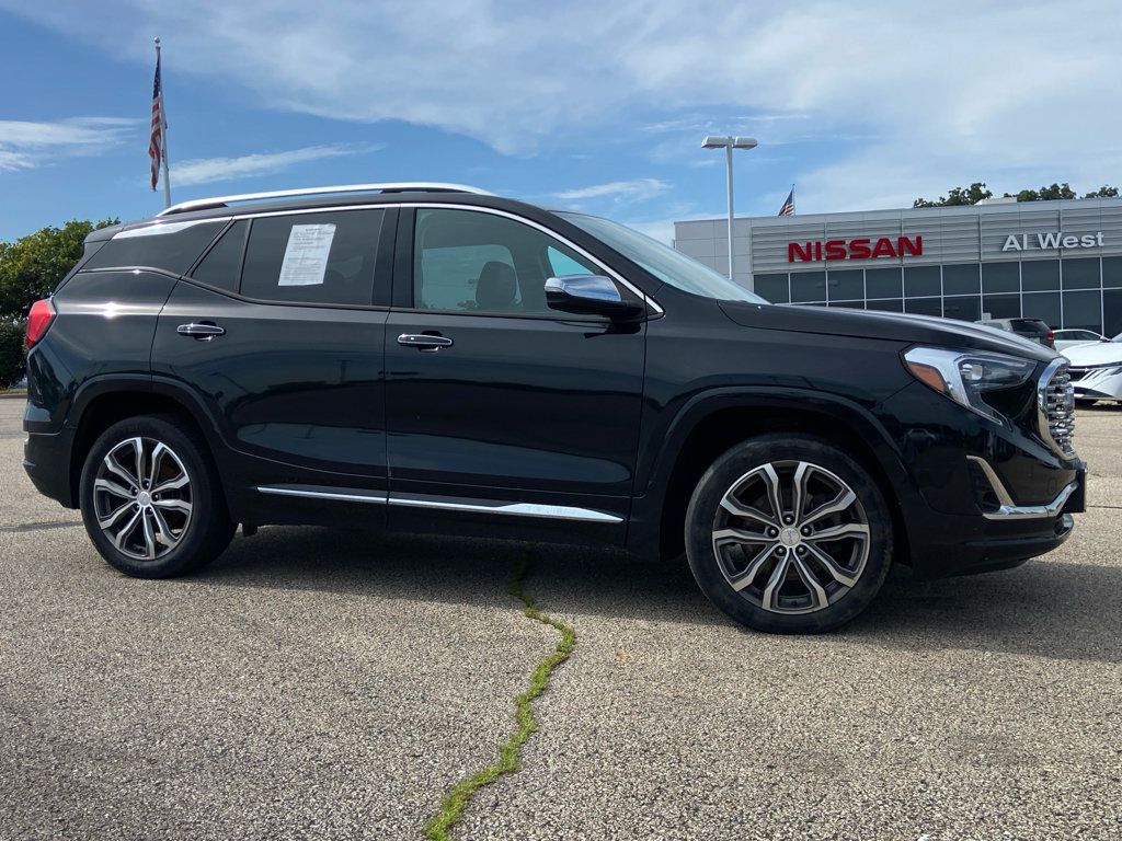 Used 2019 GMC Terrain Denali w/ Comfort Package AWD/4WD image 1