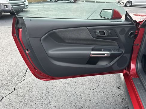 Used 2024 Ford Mustang Coupe image 10