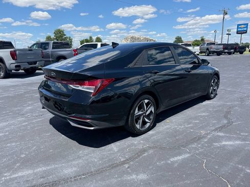 Used 2023 Hyundai Elantra SEL w/ Convenience Package FWD image 18