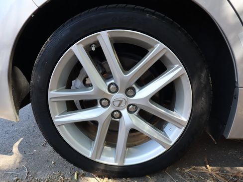 Used 2015 Lexus CT 200h w/ Navigation Package FWD image 44