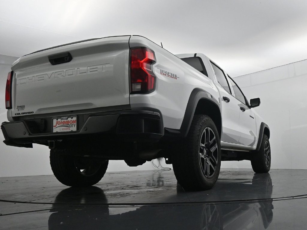 Used 2024 Chevrolet Colorado Trail Boss w/ Technology Package AWD/4WD image 36