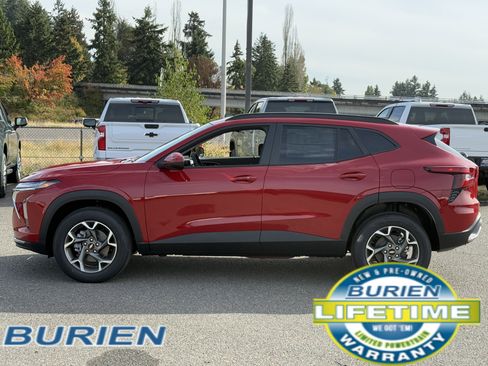 New 2026 Chevrolet Trax LT w/ Driver Confidence Package image 2