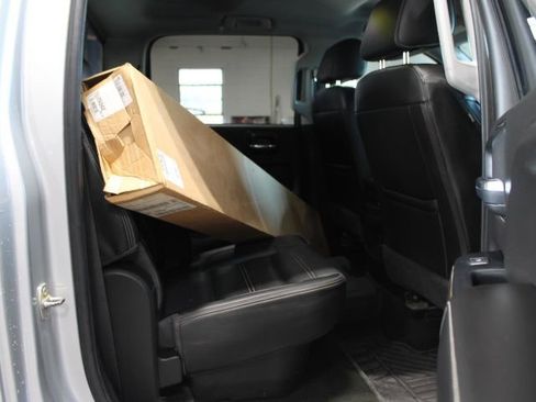 Used 2018 GMC Sierra 2500 Denali w/ Duramax Plus Package AWD/4WD image 16
