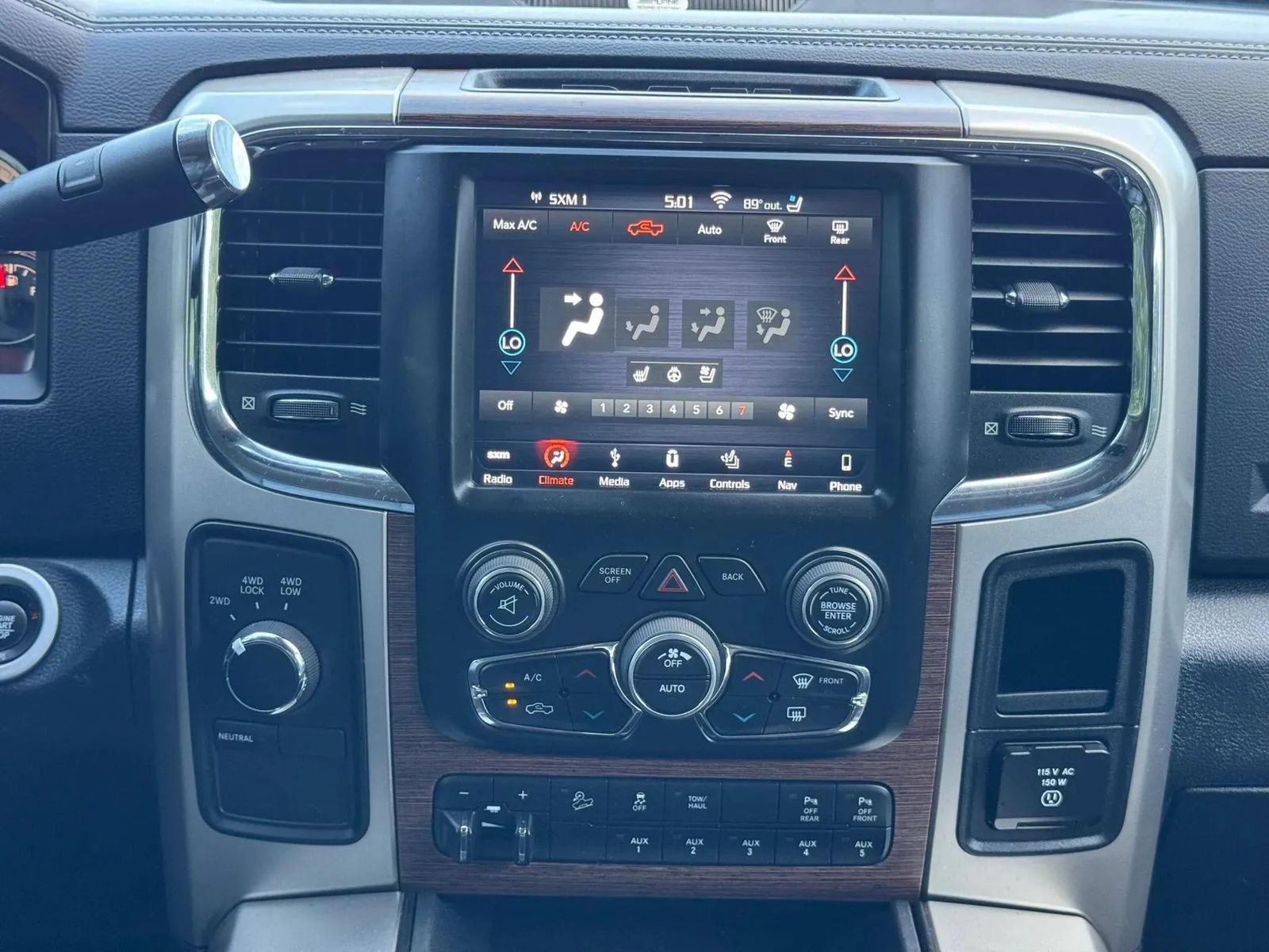 Used 2018 RAM 2500 Laramie w/ Snow Chief Group AWD/4WD image 19