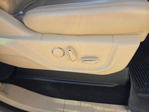 Used 2015 Ford F150 Lariat image 31