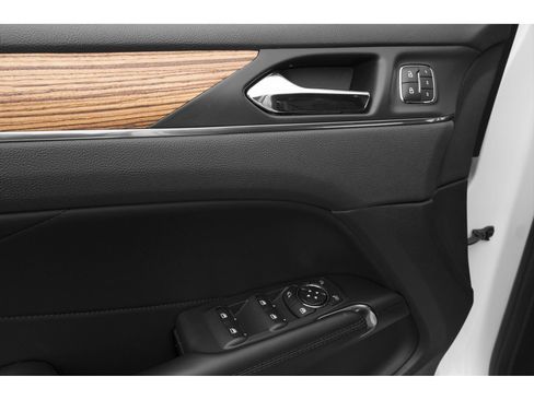 Used 2015 Lincoln MKC FWD w/ Equipment Group 101A Select image 15