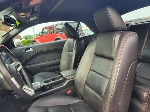 Used 2007 Ford Mustang Convertible RWD image 5