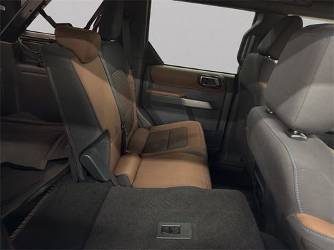 Used 2023 Ford Bronco Outer Banks image 19