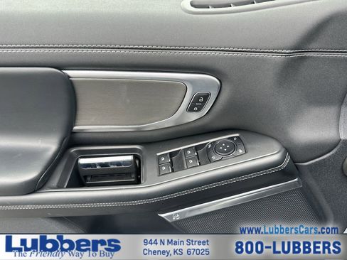 Used 2025 Ford Expedition Platinum AWD/4WD image 13