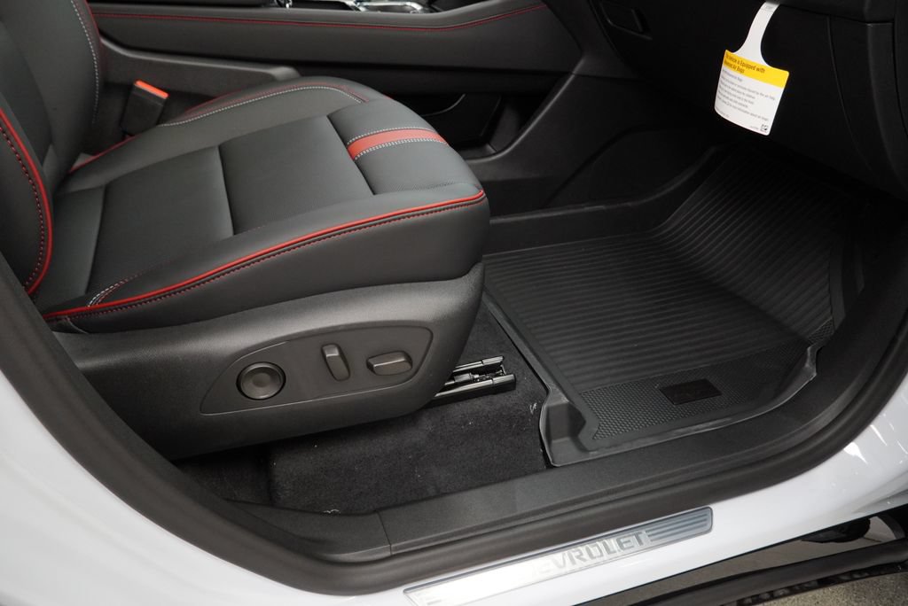 New 2027 Chevrolet Traverse RS w/ LPO, Floor Liner Package AWD/4WD image 32
