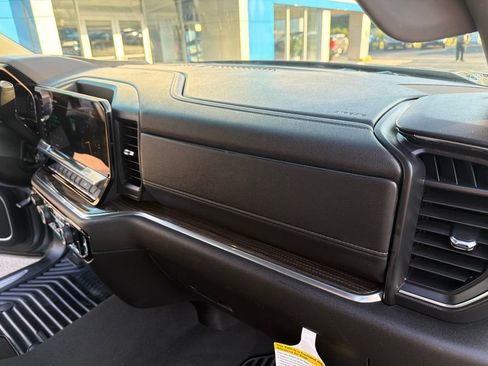 Used 2025 Chevrolet Silverado 1500 LT AWD/4WD image 26