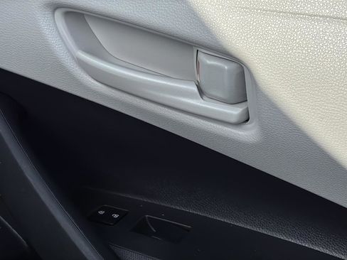 Used 2022 Toyota Corolla LE image 38