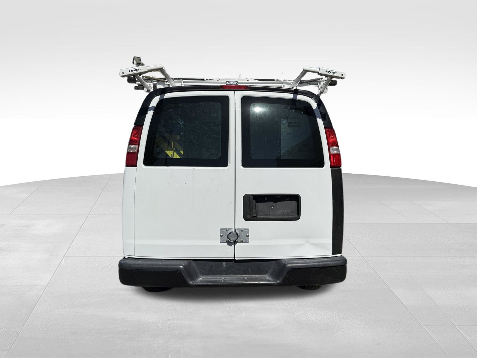 Used 2021 Chevrolet Express 2500 w/ Cold Climate Package RWD image 4