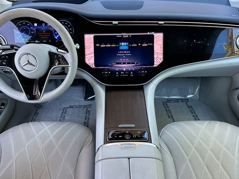 Certified 2022 Mercedes-Benz EQS 580 4MATIC Sedan image 15