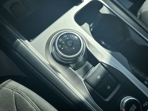 Used 2023 Ford Explorer XLT AWD/4WD image 18