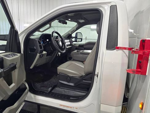 Used 2019 Ford F550 4x4 Regular Cab Super Duty image 7