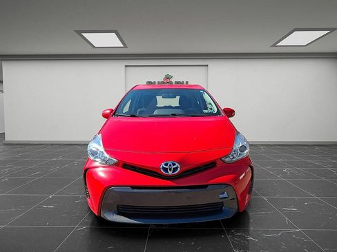 Used 2017 Toyota Prius V Two image 7