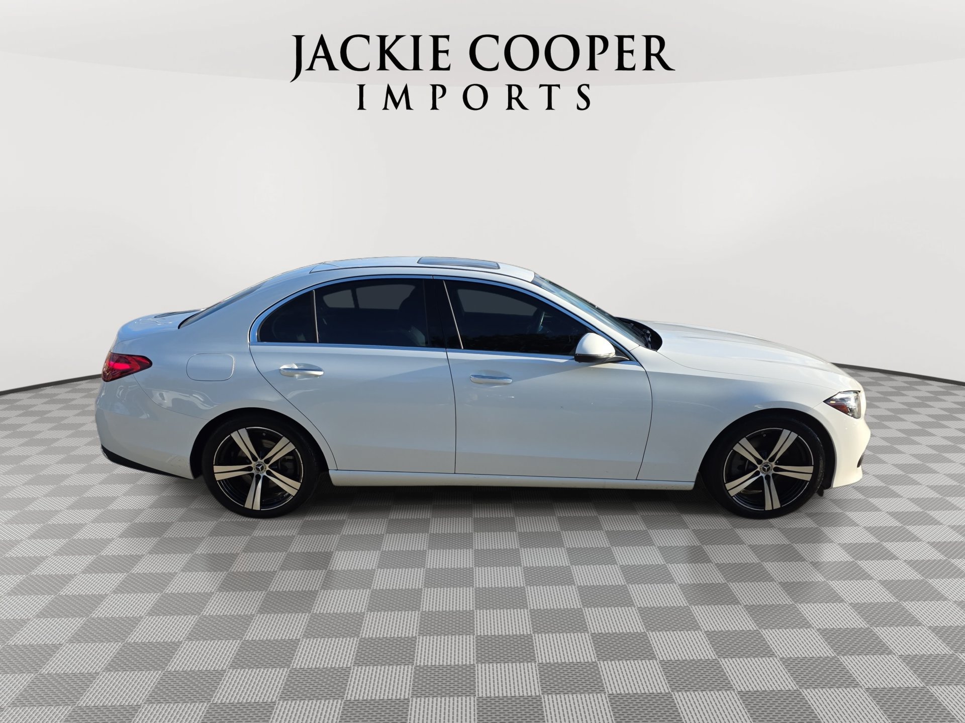 Used 2022 Mercedes-Benz C 300 Sedan image 4