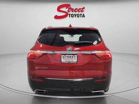 Used 2024 Buick Enclave Premium image 3
