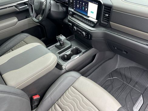 Used 2025 Chevrolet Silverado 1500 ZR2 w/ Technology Package image 17