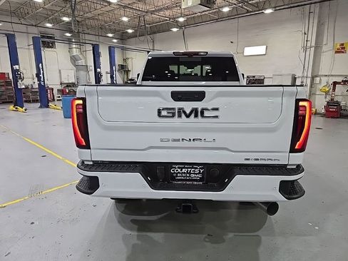 New 2026 GMC Sierra 3500 Denali Ultimate AWD/4WD image 6