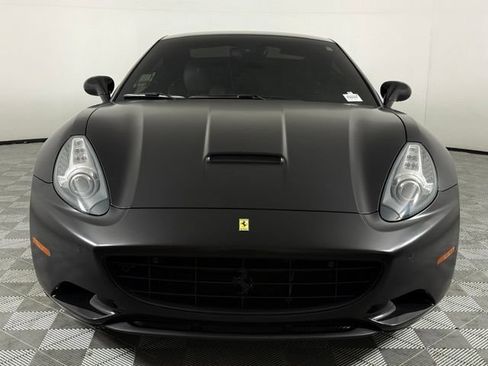 Used 2014 Ferrari California RWD image 12