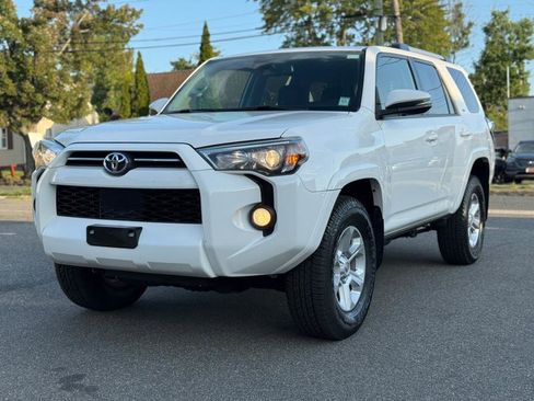 Used 2020 Toyota 4Runner SR5 Premium image 2
