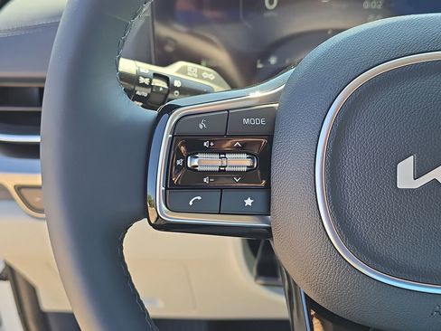 New 2026 Kia Carnival SX Prestige image 32