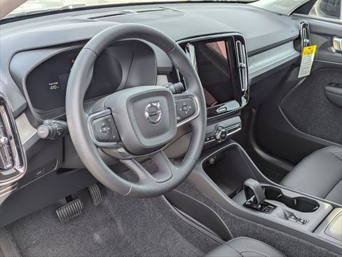 New 2026 Volvo XC40 B5 Core w/ Climate Package AWD/4WD image 7