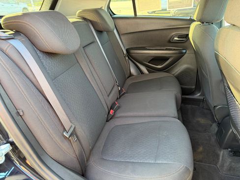 Certified 2021 Chevrolet Trax LS w/ Tint and Cruise Package image 39