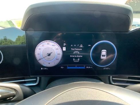 Used 2024 Hyundai Elantra SEL FWD image 15