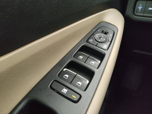 Used 2020 Hyundai Santa Fe SE image 27