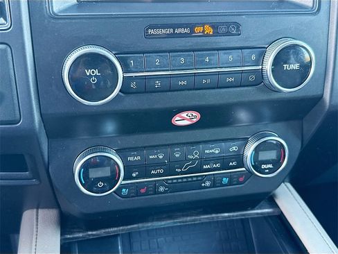 Used 2020 Ford Expedition Max Limited image 17