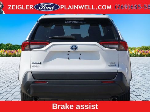 Used 2024 Toyota RAV4 XLE AWD/4WD image 4