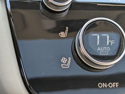 Used 2025 INFINITI QX60 Sensory w/ Vision Package image 38