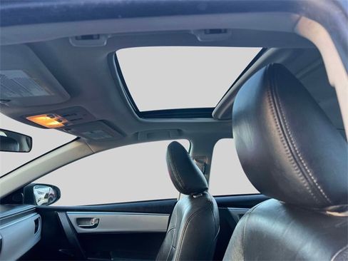 Used 2015 Toyota Corolla LE image 16