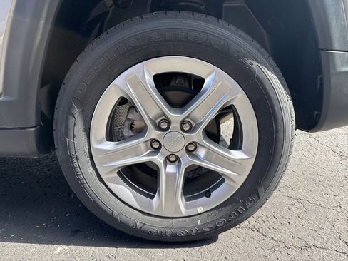 Used 2023 Jeep Compass Latitude w/ Convenience Group image 19