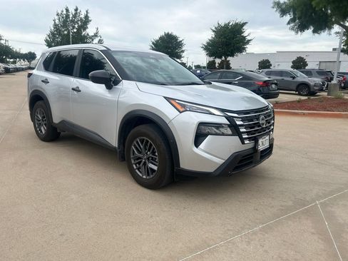 Certified 2024 Nissan Rogue S FWD image 7
